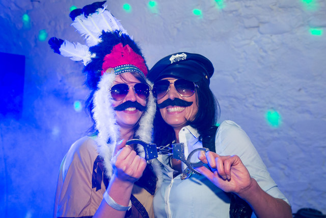 Trotz Handschellen beim Feiern: Missbrach von k.o.-Tropfen ist schwer nachweisbar | Foto: Foto: Franz Neumayr