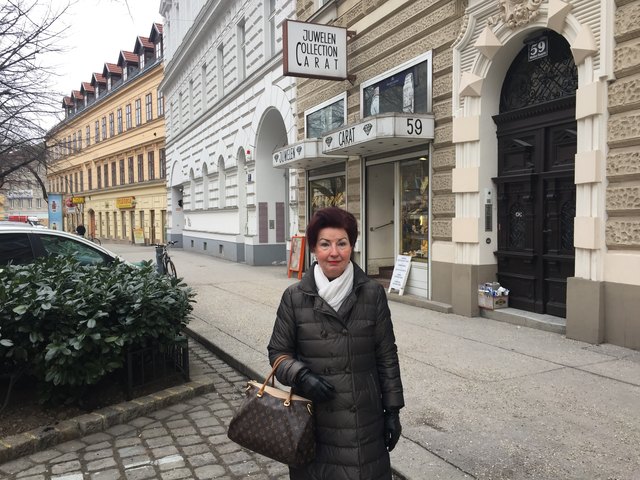 "Den Bürgern steht eine ausreichende Beleuchtung zu", begründet FPÖ-Bezirksrätin Inge Wolf ihren Antrag im Bezirksparlament.