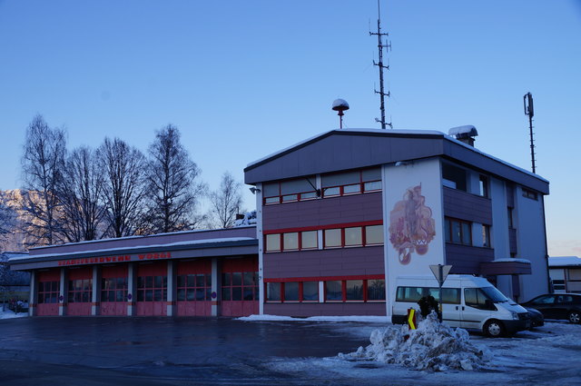 Das alte Feuerwehrhaus wurde 1975 errichtet. Vor allem der Platzmangel macht den Feuerwehrleuten zu schaffen.