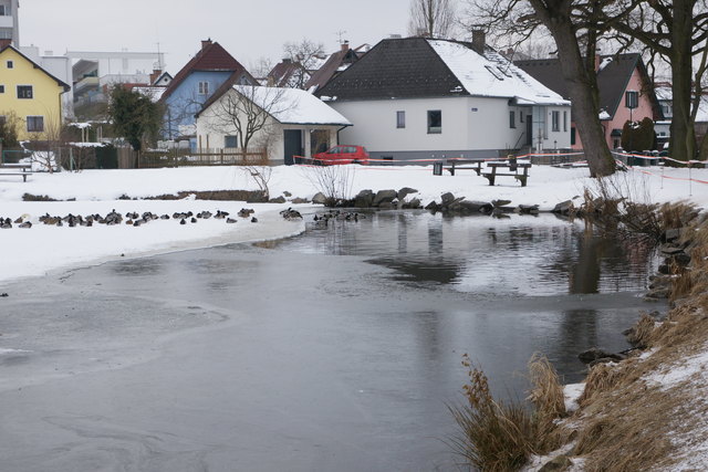 Der Zugang zur offenen Wasserfläche wurde inzwischen abgesperrt, Warntafeln sollen noch aufgestellt werden.