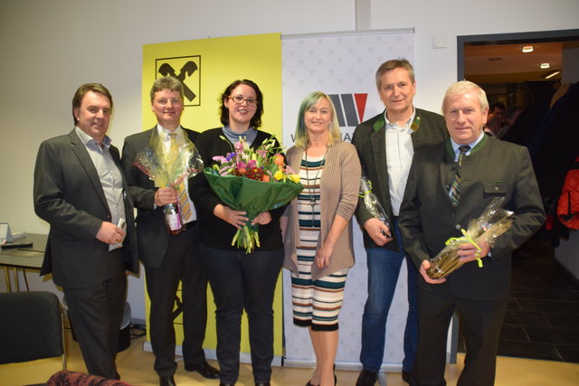 WB-Teilbezirksobmann Wolfgang Ecker, Raiffeisenbank Wienerwald-Chef Alfons Neumayer, Steuerberaterin Sandra Schreiblehner, WB Wolfsgraben-Obfrau Gerti Krejci, Bgm. Ernst Morgenbesser, WB Breitenfurt-Laab-Obmann Franz Hruby.