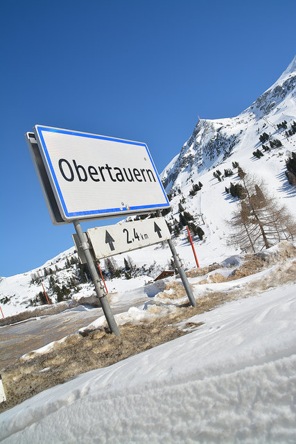 Im Bereich vor der Hundskogelbahn in Obertauern musste ein Heißluftballon notlanden, wie die Polizei vermeldete.