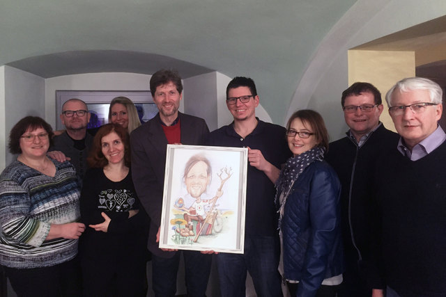 KA-Präsidiums-Mitglieder gratulieren ihrem Generalsekretär zum 50. Geburtstag: Leopoldine Kräftner, Erwin Burghofer, Kathrin Riedel, Gattin Isabella Isenbart, Jubilar Axel Isenbart, KA-Präsident Armin Haiderer, Silvia Scholz, Sepp Eppensteiner, Sepp Riegler | Foto: Wolfgang Zarl