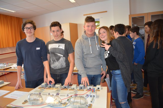 Präsentierten die Elektro-Werkstätte: Jakob Buder aus Wieselburg, Gernot Daurer aus Reinsberg, Manuel Mayerhofer aus Gresten und Nadin Dellekart aus St. Anton an der Jeßnitz.