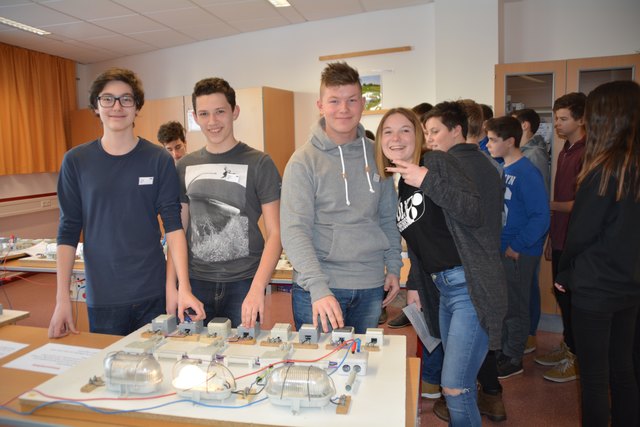 Präsentierten die Elektro-Werkstätte: Jakob Buder aus Wieselburg, Gernot Daurer aus Reinsberg, Manuel Mayerhofer aus Gresten und Nadin Dellekart aus St. Anton an der Jeßnitz.