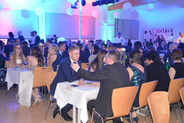 Viele Besucher waren beim Ball mit dabei.