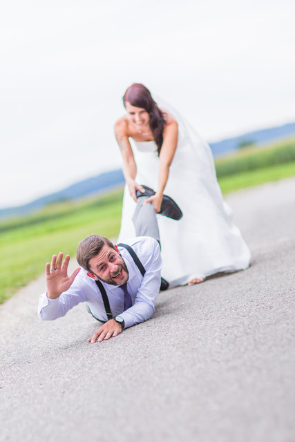 "Wenn ein Paar Humor hat, darf man es ruhig auch auf den Hochzeitsbildern sehen. So wie bei Julia und Rene", weiß Hochzeitsfotograf Taro Ebihara. | Foto: Taro Ebihara