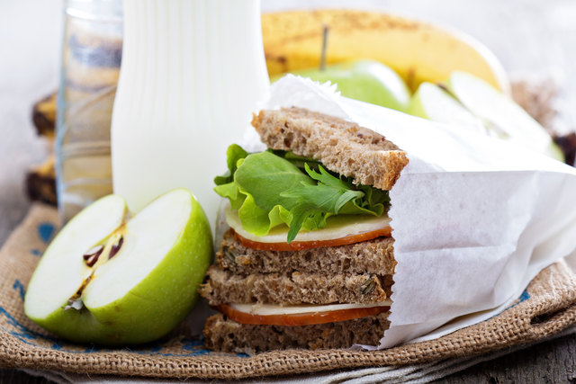 Gesunde Ernährung sollte auch bei Zeitmangel möglich sein. | Foto: fahrwasser - Fotolia.com