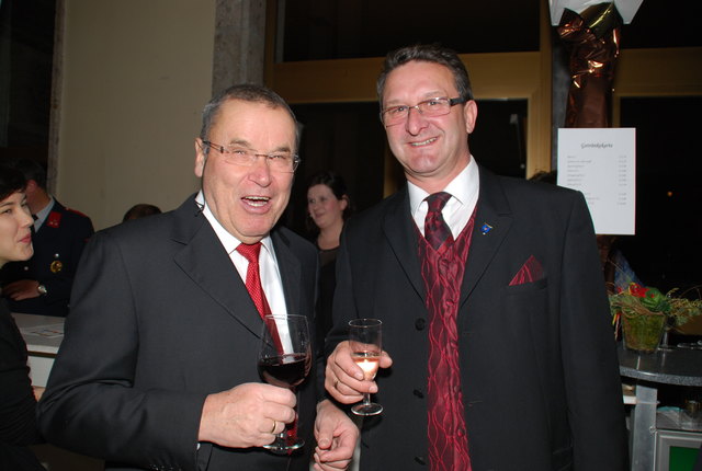 August Mayer und Bürgermeister Wolfgang Klinar