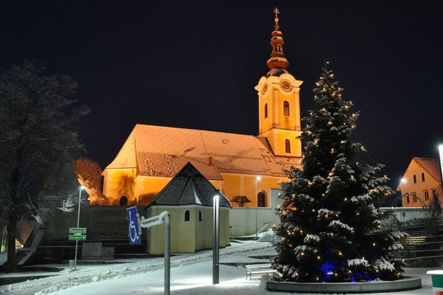 Die Kirchevon St. Stefan im Rosental ist in unmittelbarer Nähe zum Marktplatz der Hingucker im Zentrum der Marktgemeinde. | Foto: Prödl