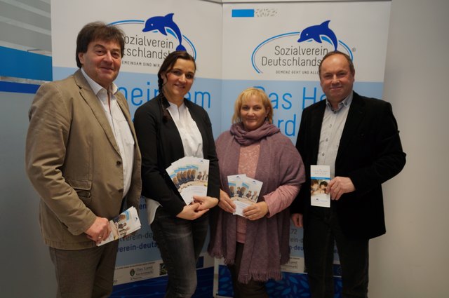 Obmann des Sozialvereines Deutschlandsberg Josef Steiner, DPGKS Renate Temmel für die Pflegedrehscheibe Deutschlandsberg und Leibnitz, PH Manuela Künstner leitet Demenzservicestelle Leibnitz und Deutschlandsberg und der Obmann-Stv. des Sozialhilfeverbandes Deutschlandsberg Bgm. Franz Lindschinger.