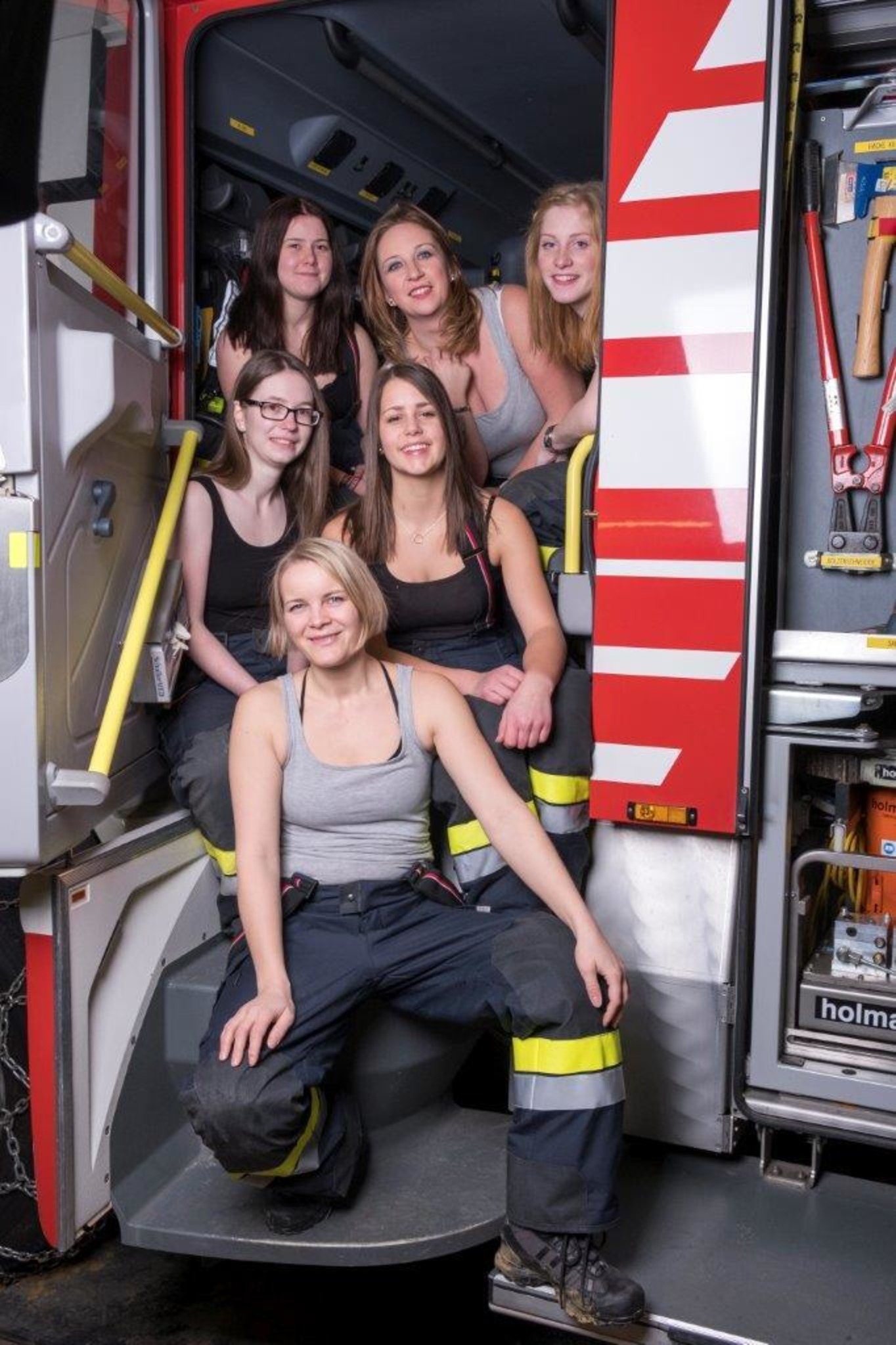 Firegirls Beim Feuerwehr Ball In Ratten Weiz firegirls-beim-feuerwehr-ball-in-ratten-weiz
