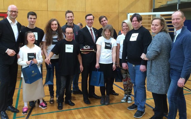 Opernredoute-Vorbereitungen: Bernd Pürcher, Klaus Weikhard, Claudia Eichler, Klaus Höllbacher mit dem Special-Olympics-Team 2017 | Foto: KK/Bernd Pürcher