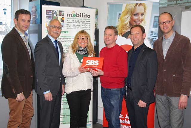 Monika Laner aus Pfarrwerfen hat sich durch ihren Einkauf in einem der SBS-Fachgeschäfte den Hauptpreis des Weihnachtsgewinnspiels 2016 gesichert.