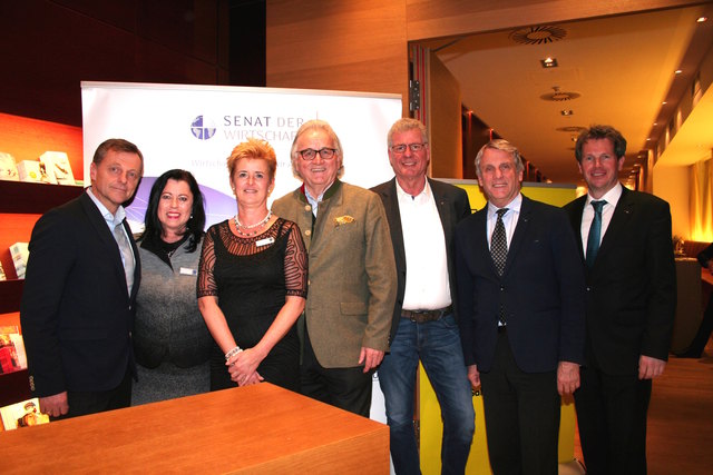 Die Veranstaltung fand im Tauern Spa statt. Von links: LAbg. Hans Scharfetter, Petra Hofmann, Ursula Wörgötter-Wagner (beide Tauern Spa), Hans Harrer (Senat der Wirtschaft), Winfried Hofer (Tauern Spa), Friedrich Greisberger (Senat der Wirtschaft) und Dir. Martin Huber (Raiffeisenbank Bruck). | Foto: Christa Nothdurfter