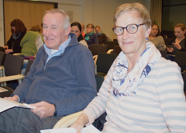 Friederike Renn aus Rauris und Harry Moore (aus England) lernten sich durch die COPD-Erkrankung kennen und kamen gemeinsam zum Vortrag.