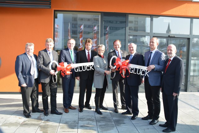 Eröffnung in Wieselburg: Karl Gerstl, Leopold Grubhofer, Stephan Pernkopf, Robert Kerschner, Petra Bohuslav, Alexander Ipp, Erwin Pröll, Werner Roher und Günther Leichtfried.