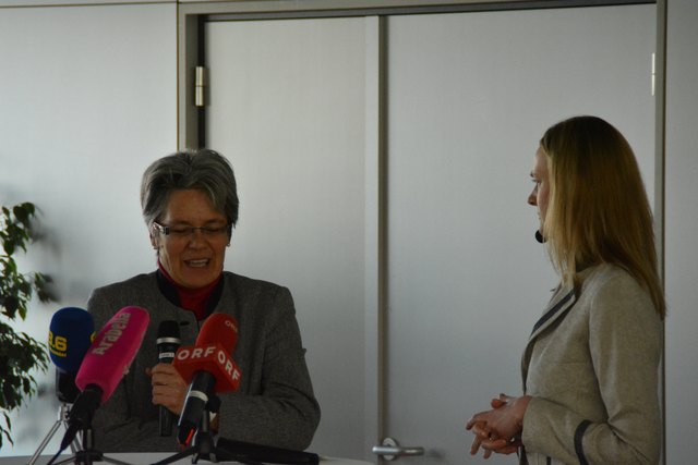 Petra Bohuslav im Gespräch mit Moderation Claudia Glück.