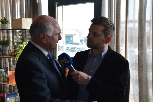 Landeshauptmann Erwin Pröll beim Interview mit Gerald Prüller.