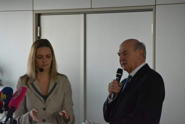 Moderation Claudia Glück im Gespräch mit Landeshauptmann Erwin Pröll.