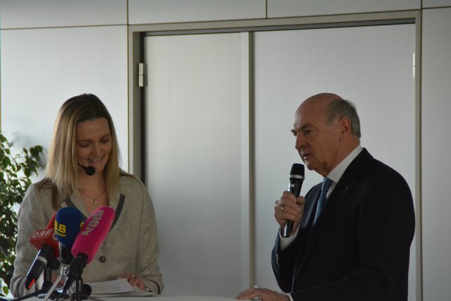 Moderation Claudia Glück im Gespräch mit Landeshauptmann Erwin Pröll.