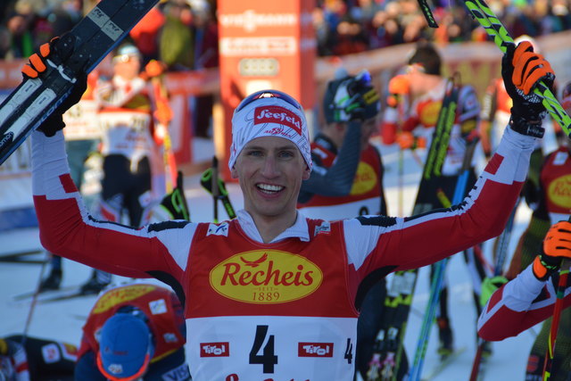 Der Inzinger David Pommer jubelt mit Rang vier über sein bestes Weltcupresultat, ausgerechnet auf heimischem Boden und vor toller Fankulisse!