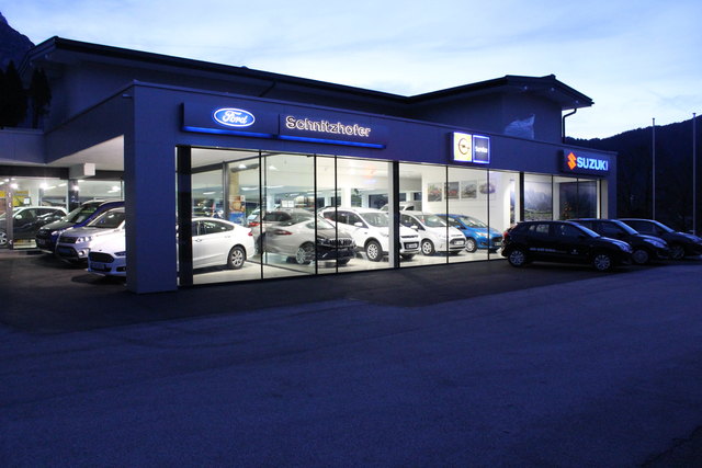 Auf mehreren Ebenen präsentiert sich Autohaus und Landtechnik Schnitzhofer in Abtenau nun neu. | Foto: Autohaus Schnitzhofer