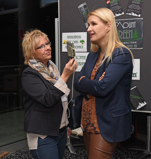 Neujahrsempfang der Korneuburger Wirtschaft 2017 - Nana Sattler von Radio Korneuburg im Gespräch mit Claudia Stöckl