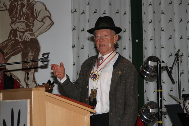 Ehren-Präsident Heinz Stadler bei seinen Ausführungen.
