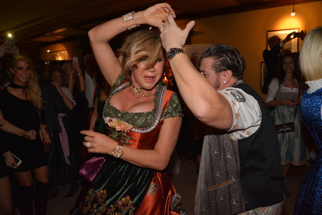Carmen Geiss rockte die Party im Hotel Astoria