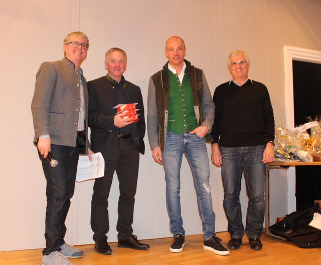 Die Siegerstaffel bei den Betrieben "Steinomix" - das Team rund um Roland Hebbel