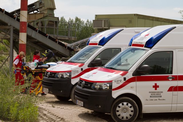 Fordernd: Ein Notfall in einem Kieswerk Langenstein.