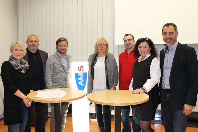 Sylvia Schörkhuber, Blümelhuber, Hartl, Anna Lumplecker, Werner Terschl, Moderatorin Pili Cela und Hubert Heindl (v. l.).