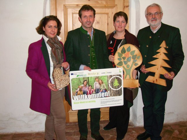 Mag. Hermine Hackl, Obmann Gerhard Blabensteiner, Doris Maurer MA, Ing. Herbert Grulich (v.l.).