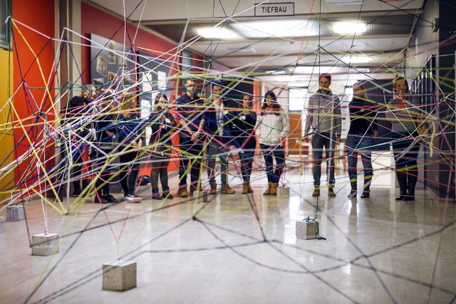 Beim Schnüren dieses Raumes waren die Schüler dazu angehalten, Kreativität und räumliche Vorstellungskraft zu zeigen | Foto: KK