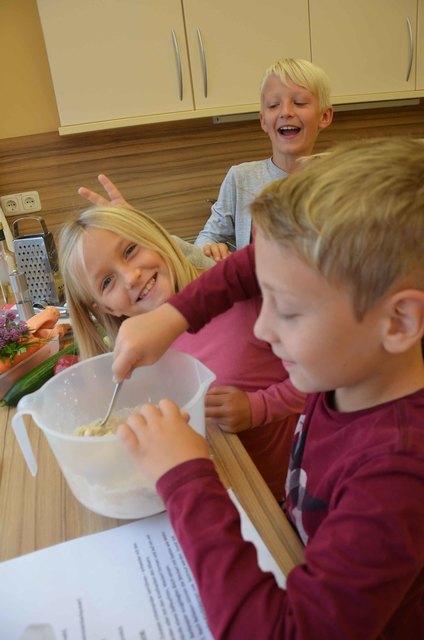 Der Spaß kam natürlich auch in der Küche nicht zu kurz. | Foto: Karin Pehböck
