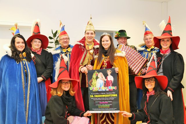 Lange dauert es nicht mehr, dann steht der Faschingshöhepunkt vor der Tür. Die Weizer Faschingsgilde hat das zum Anlass genommen und unter anderem schon einmal im Büro der WOCHE angeklopft.