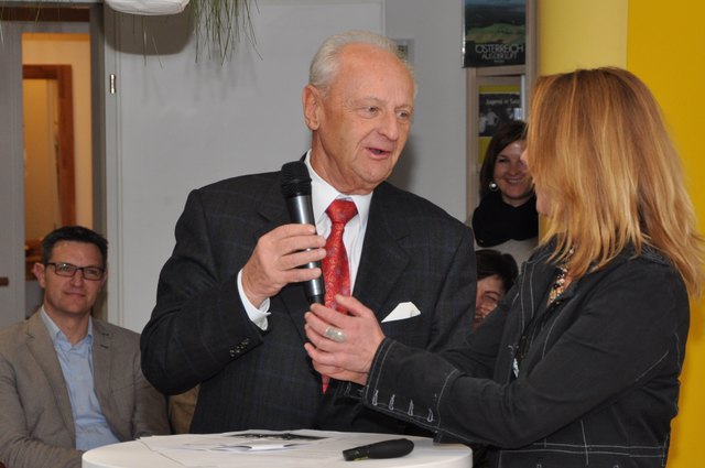 Helmut Maier leitet ehrenamtlich Computerkurse für Senioren.