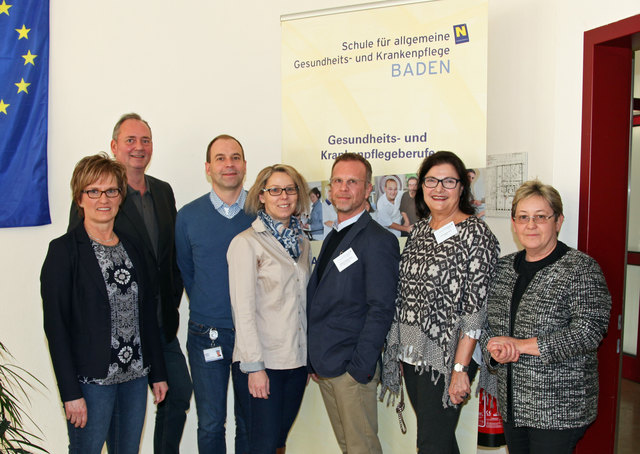 (v.l.n.r.): Dr. Gabriele Teubl, MSc, MBA, Stv. Med. wissenschaftliche Leitung der Schule für Allgemeine Gesundheits- und Krankenpflege Baden, Dipl. KH-BW Nikolaus Jorda, Stv. Kaufmännischer Direktor LK Baden-Mödling, DGKP Stefan Traint, Bereichsleitung | Foto: zVg/landesklinikum