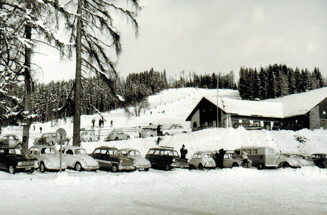 Nostalgie am Berg: In den 1970er-Jahren war die Simonhöhe bereits zu einem beliebten Familienskigebiet geworden | Foto: KK