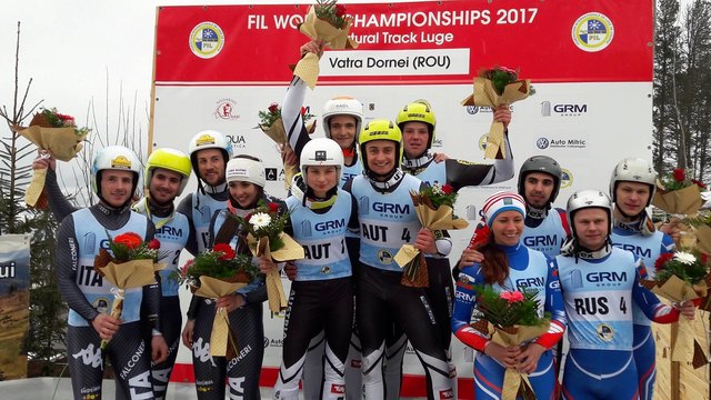 Österreichs Team mit dem Hüttauer Rupert Brüggler holte sich beim WM-Auftakt in Vatra Dornei die Goldmedaille. | Foto: Brüggler