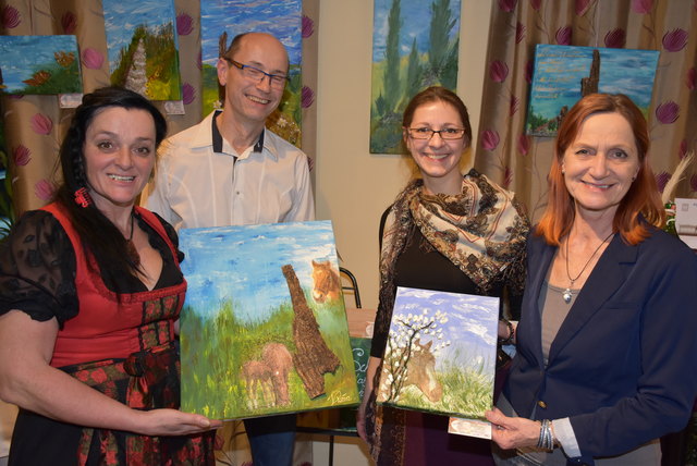 Vernissage von Veronika Dorner im Cafe Ensembel Perg für Förderzentrum Waldhausen