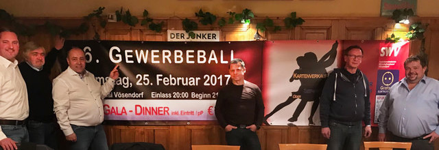 Es handelt sich dabei um ein clubunabhngiges abendliches Treffen an dem das McDonalds Restaurant in der Shopping City Sd in Vsendorf bei Wien. Hot Summer Nites - Us-Car Treffen SCS Vsendorf