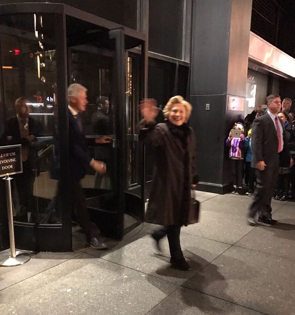Bill und Hillary Clinton besuchten das Broadway-Musical "In Transit". | Foto: Kräter