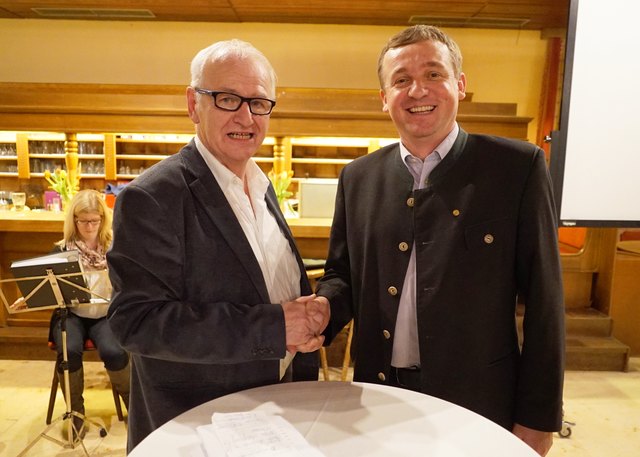 Alt-Obmann Manfred Grausgruber und Obmann Roland Hattinger | Foto: privat