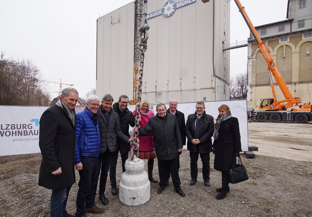 Abbruch der großen Betonsilos am Areal der Rauchmühle | Foto: Prisma