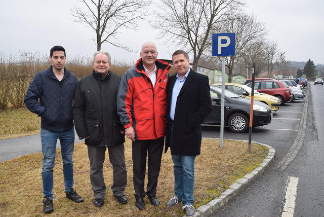 Der geforderte Ausbau des mittlerweile gesperrten Pendlerparkplatzes ist damit nicht mehr notwendig, sagen die SPÖ-Vertreter (von links) Thomas Prenner, Walter Herzog, Wolfgang Sodl und Norbert Seldte.
