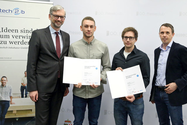 Von links: Michael Strugl, Michael Baumgartner, Wolfgang Stallinger und Markus Manz. | Foto: Land OÖ/Daniel Kauder