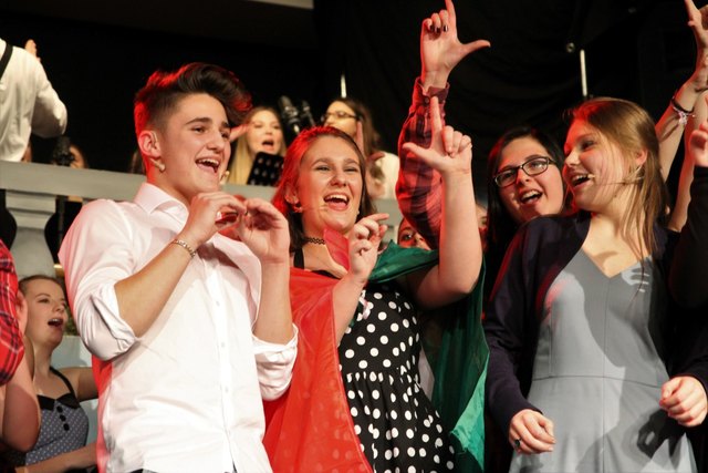 Ende gut, alles gut. Mimmos (Oliver Schmied, l.) Hochzeit fiel doch nicht ins Wasser.