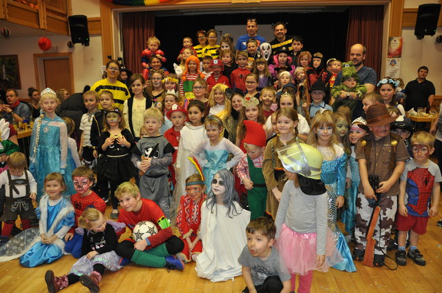 Zahlreiche junge Gäste hatten beim Maskenball der Kinderfreunde im Haus der Begegnung in Gaming einen Riesenspaß. | Foto: Kinderfreunde Gaming